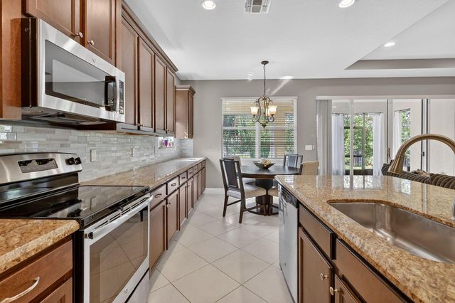 11741 SW Bennington Circle, Port St. Lucie, FL 34987