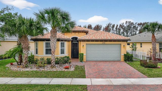 11741 SW Bennington Circle, Port St. Lucie, FL 34987