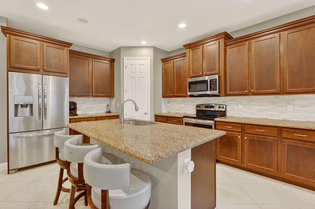 11741 SW Bennington Circle, Port St. Lucie, FL 34987