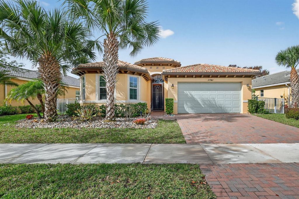 11741 SW Bennington Circle, Port St. Lucie, FL 34987