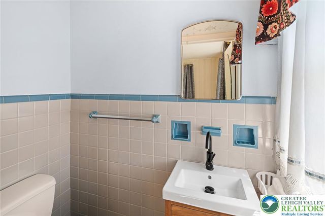 2705 Chew Street, Allentown City, PA 18104