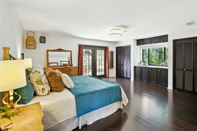 402 Seawind ST, Lakeway, TX 78734