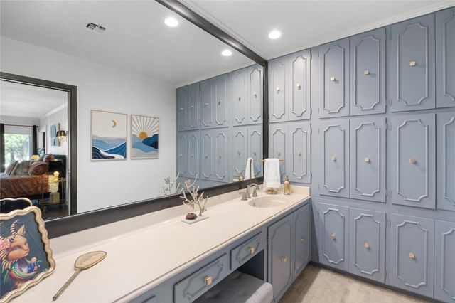 402 Seawind ST, Lakeway, TX 78734