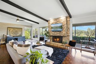 402 Seawind ST, Lakeway, TX 78734