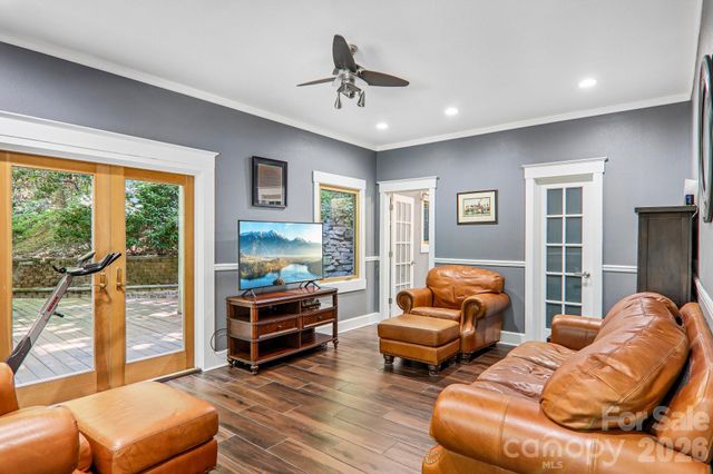10 Cedar Drive, Mills River, NC 28759