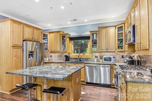 10 Cedar Drive, Mills River, NC 28759
