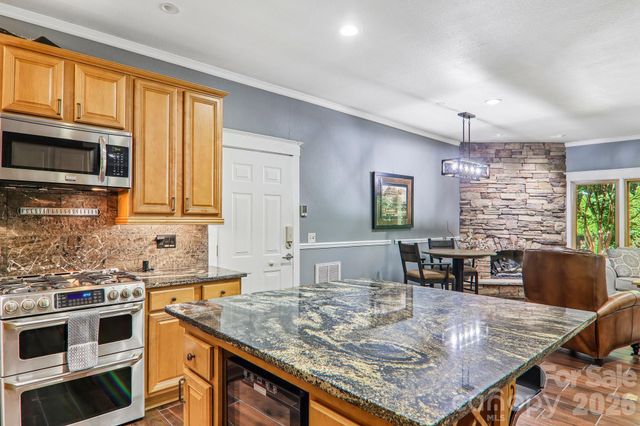 10 Cedar Drive, Mills River, NC 28759
