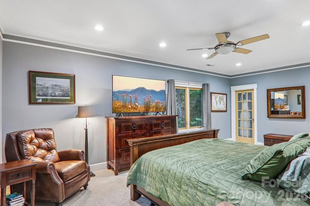 10 Cedar Drive, Mills River, NC 28759