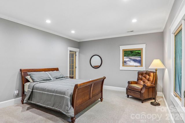 10 Cedar Drive, Mills River, NC 28759