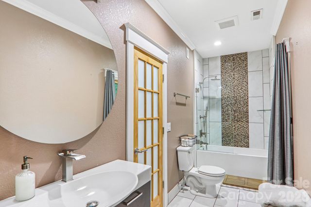 10 Cedar Drive, Mills River, NC 28759