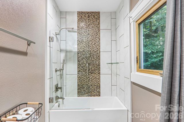 10 Cedar Drive, Mills River, NC 28759