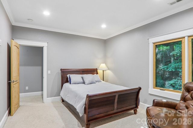 10 Cedar Drive, Mills River, NC 28759
