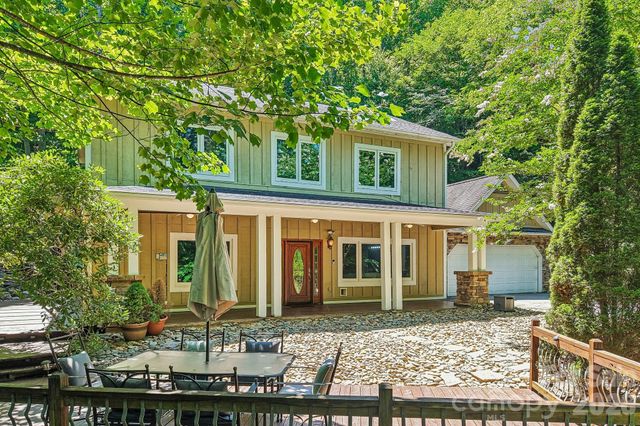 10 Cedar Drive, Mills River, NC 28759