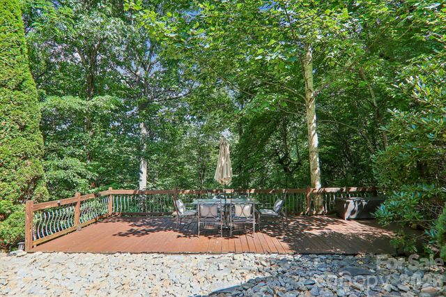 10 Cedar Drive, Mills River, NC 28759