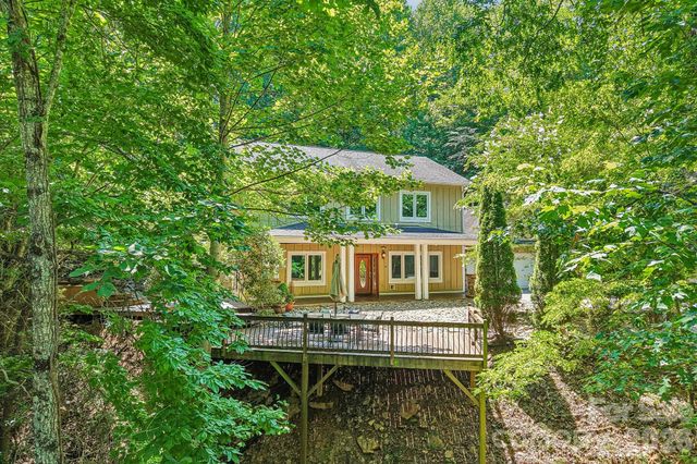 10 Cedar Drive, Mills River, NC 28759
