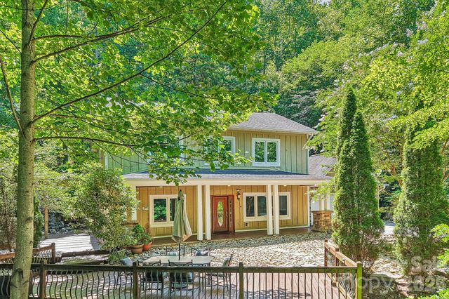 10 Cedar Drive, Mills River, NC 28759