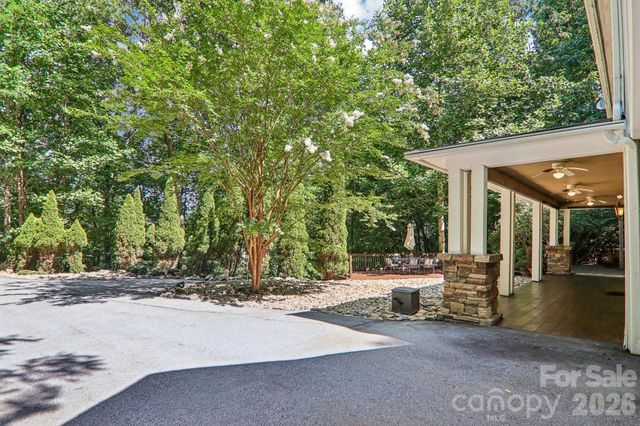 10 Cedar Drive, Mills River, NC 28759