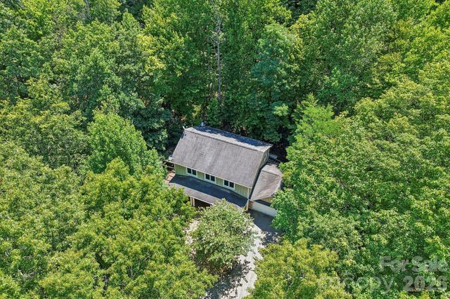 10 Cedar Drive, Mills River, NC 28759