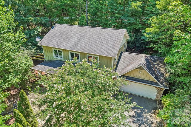 10 Cedar Drive, Mills River, NC 28759