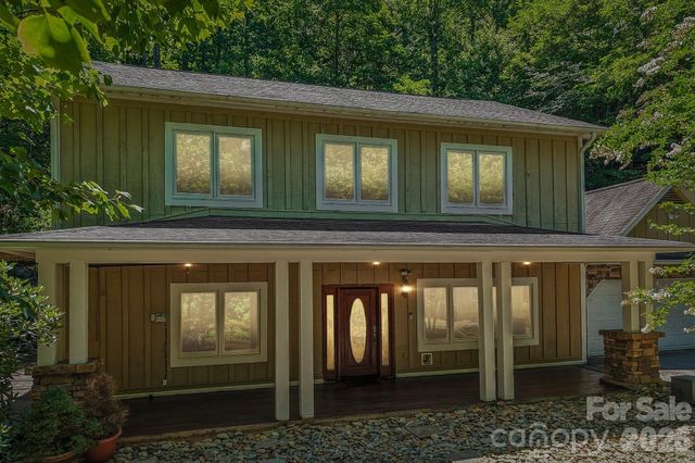 10 Cedar Drive, Mills River, NC 28759