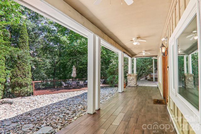 10 Cedar Drive, Mills River, NC 28759