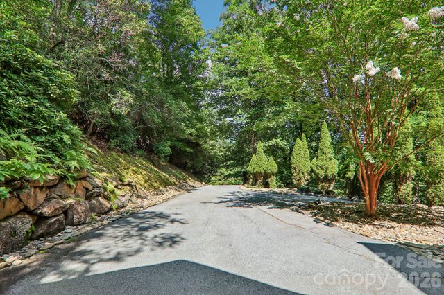 10 Cedar Drive, Mills River, NC 28759