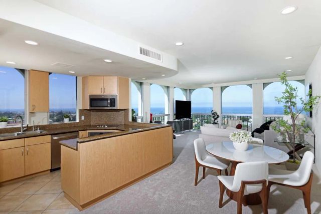 1001 Genter Street 6j, La Jolla, CA 92037