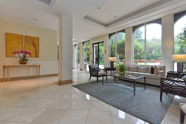 1001 Genter Street 6j, La Jolla, CA 92037