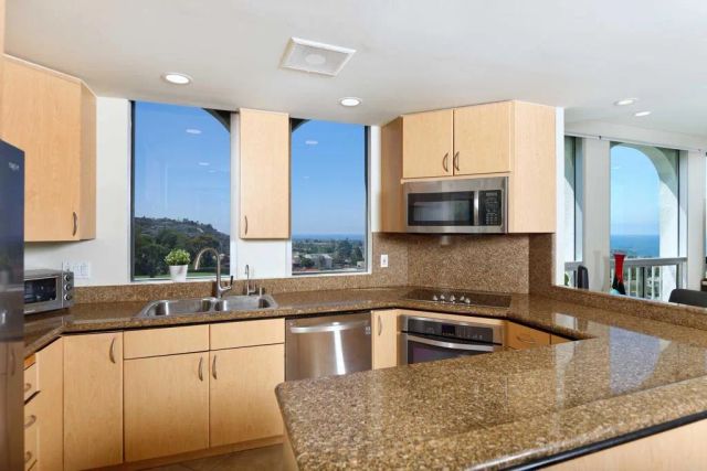 1001 Genter Street 6j, La Jolla, CA 92037