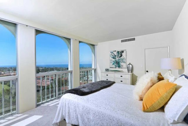 1001 Genter Street 6j, La Jolla, CA 92037