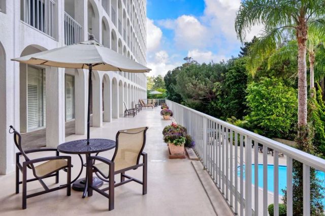 1001 Genter Street 6j, La Jolla, CA 92037
