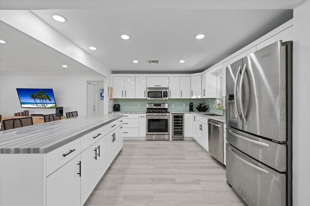 421 SW 18th Street, Pompano Beach, FL 33060