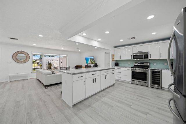421 SW 18th Street, Pompano Beach, FL 33060