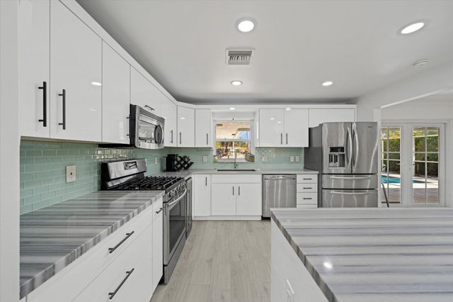 421 SW 18th Street, Pompano Beach, FL 33060