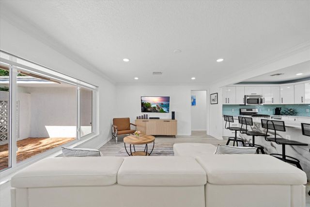 421 SW 18th Street, Pompano Beach, FL 33060