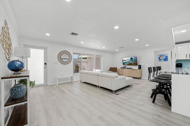 421 SW 18th Street, Pompano Beach, FL 33060