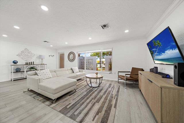 421 SW 18th Street, Pompano Beach, FL 33060