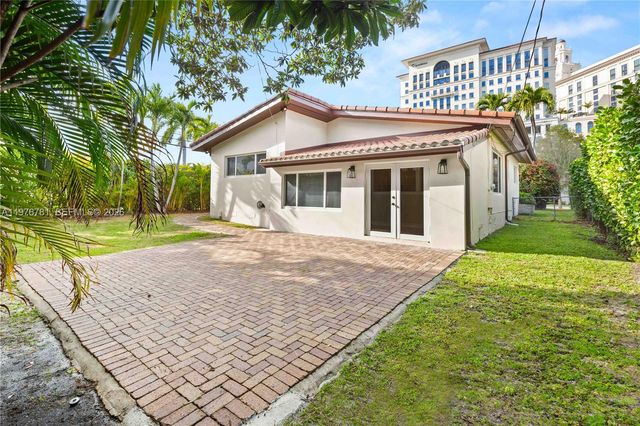 140 Santander Ave, Coral Gables, FL 33134