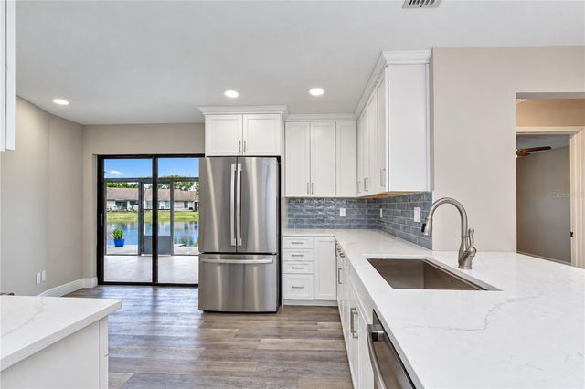 3942 SHORESIDE CIRCLE, Tampa, FL 33624
