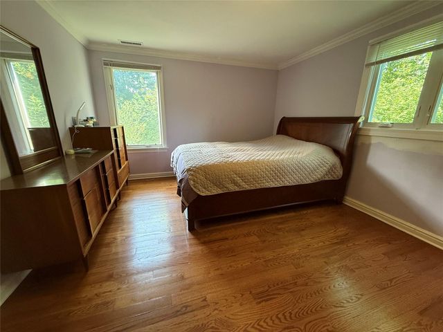 18 Locust Lane, Roslyn Heights, NY 11577