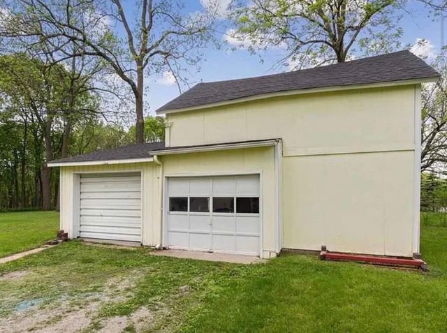 1930 E Avenue NW, Cedar Rapids, IA 52405