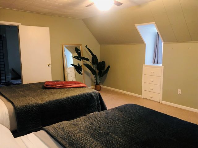 1930 E Avenue NW, Cedar Rapids, IA 52405