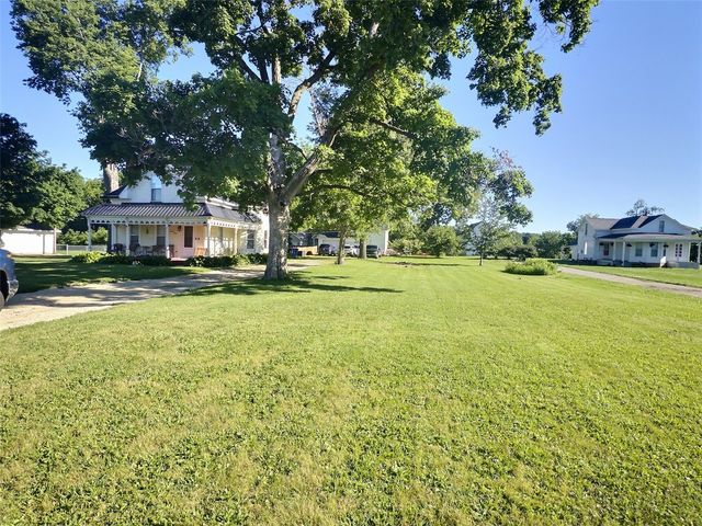 1930 E Avenue NW, Cedar Rapids, IA 52405