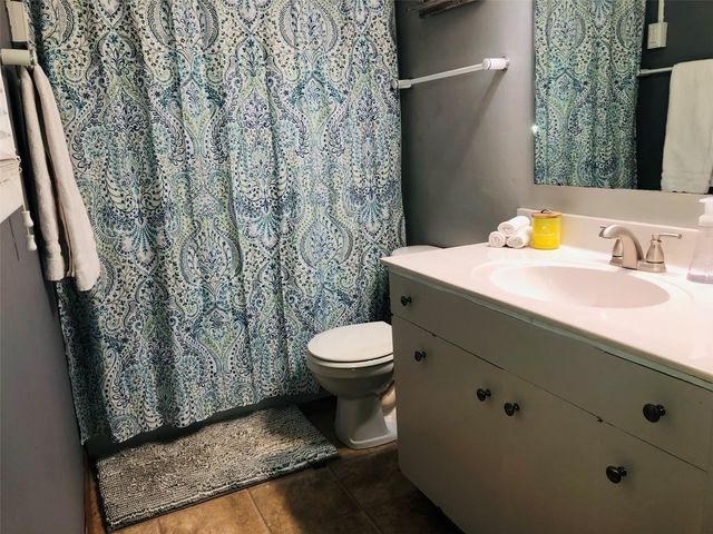 1930 E Avenue NW, Cedar Rapids, IA 52405