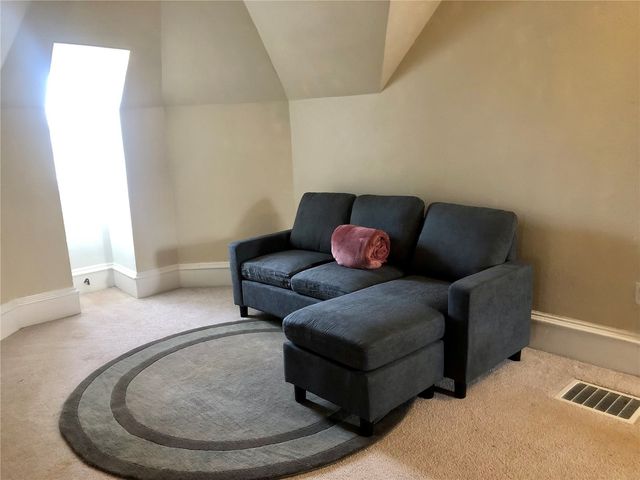 1930 E Avenue NW, Cedar Rapids, IA 52405
