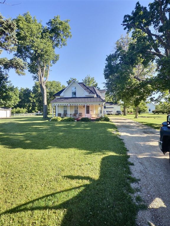 1930 E Avenue NW, Cedar Rapids, IA 52405