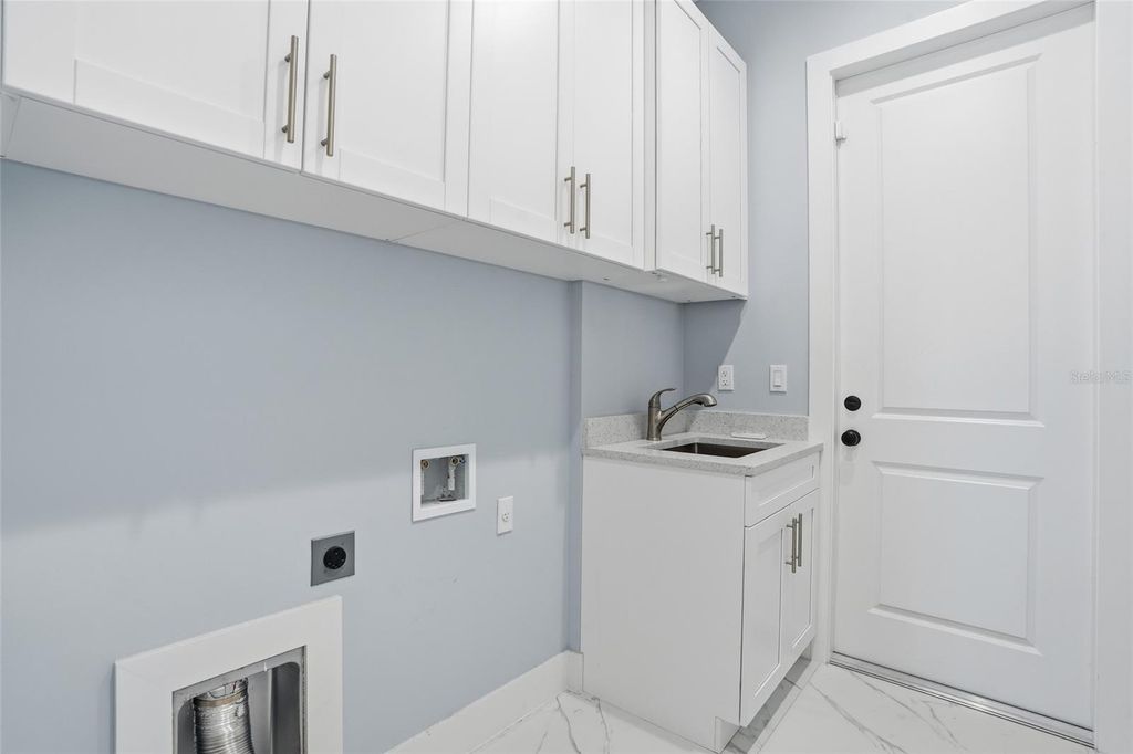 Image 22 of property listing at 2415 56TH AVENUE NE, Naples, FL 34120