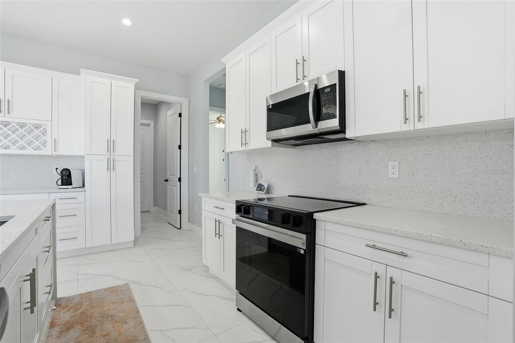 Image 8 of property listing at 2415 56TH AVENUE NE, Naples, FL 34120