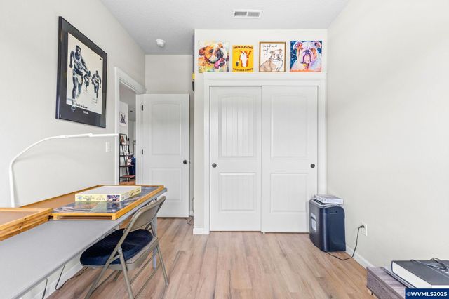 901 Riley Dr NE, Silverton, OR 97381