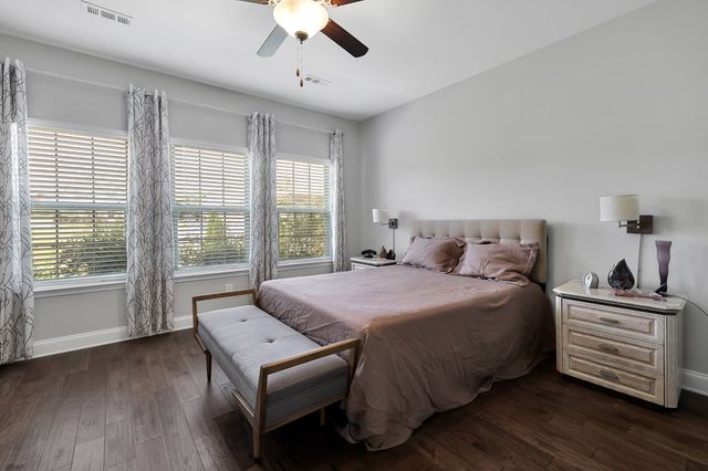 3207 Livermore Ln, Murfreesboro, TN 37130